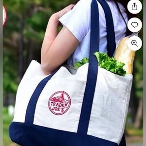 TRADER JOES BAG, BLUE/AVORY NEW WITH TAGS Reusable canvas tote bags